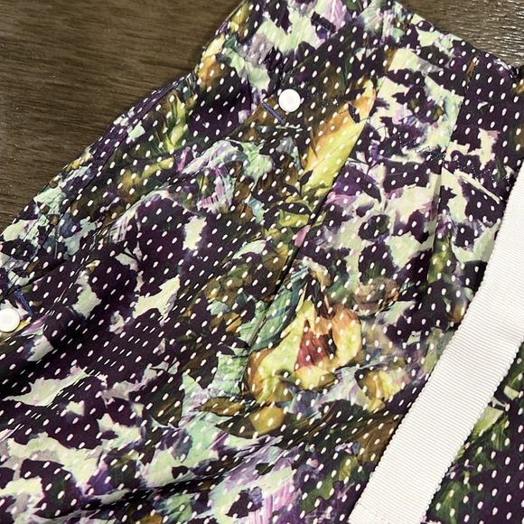 Lululemon - Picture 3 of 6